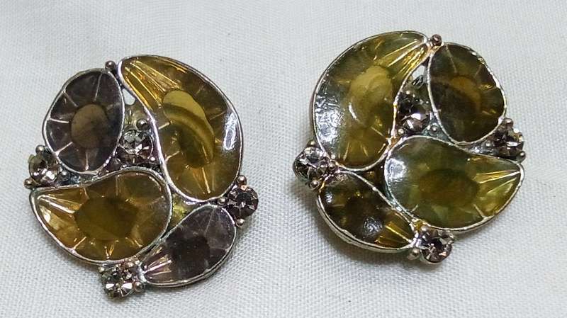 Vintage Lisner arura borealis with amber stones clip on earrings