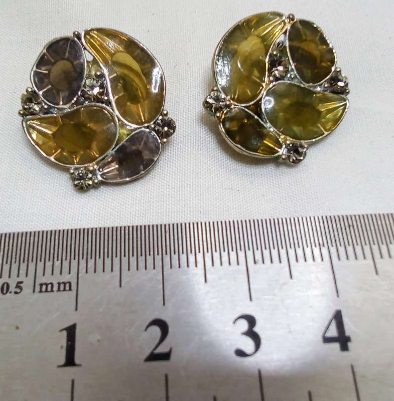 Vintage Lisner arura borealis with amber stones clip on earrings
