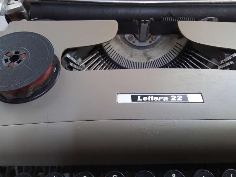Olivetti Lettera 22 typewriter with original case