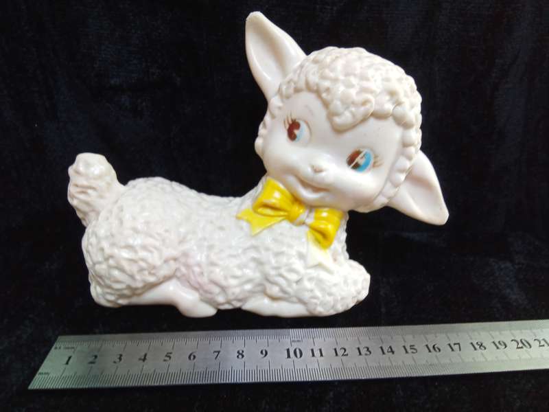 Cutesvintage rubber toy lamb by Stahlwood
