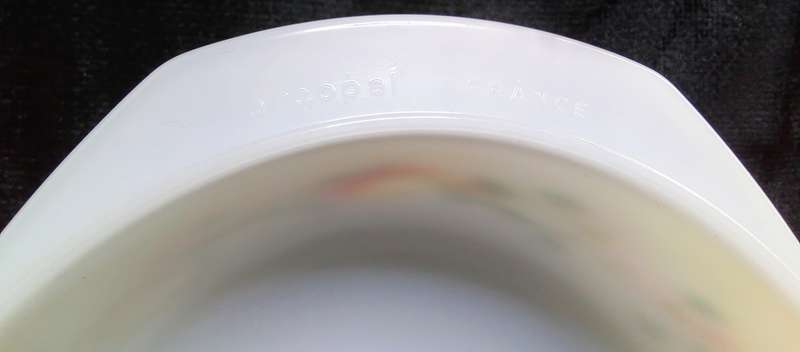 Lovely vintage Arcopal Apple Blossom casserole dish