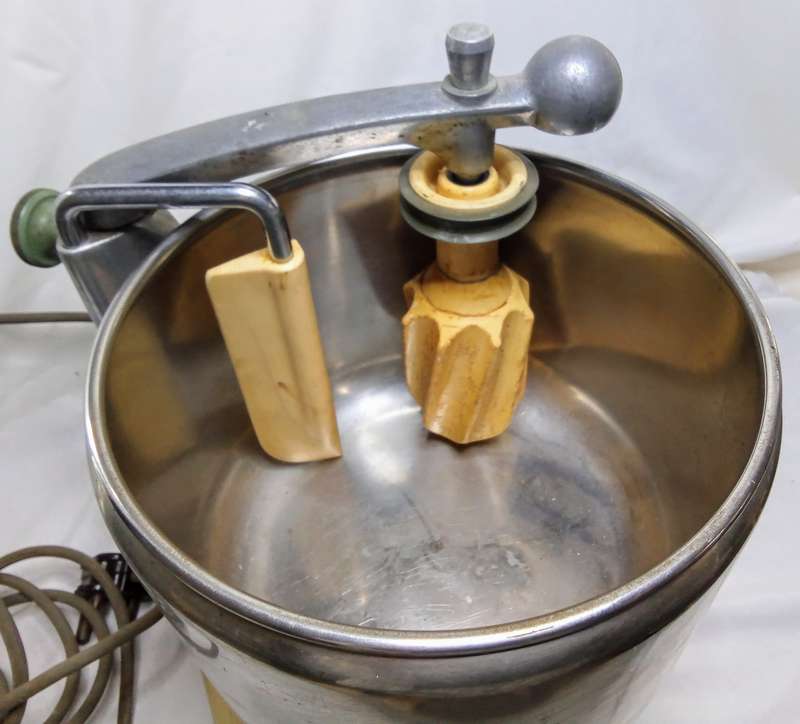 Hen's tooth! Vintage Electrolux Assistent c. 1953 in working condition