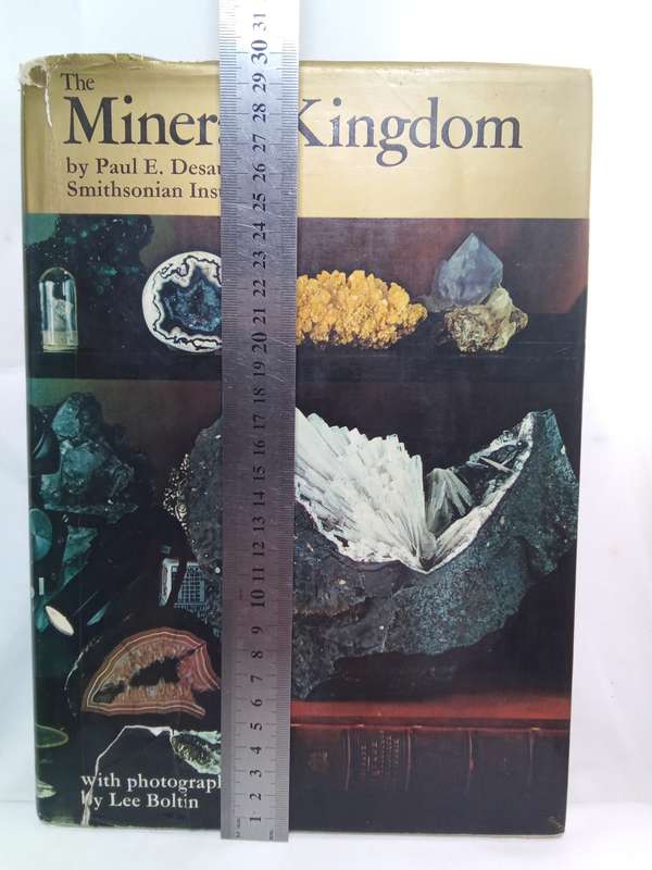 The Mineral Kingdom by Paul E. Desautels ~ HCDJ ~ 1969