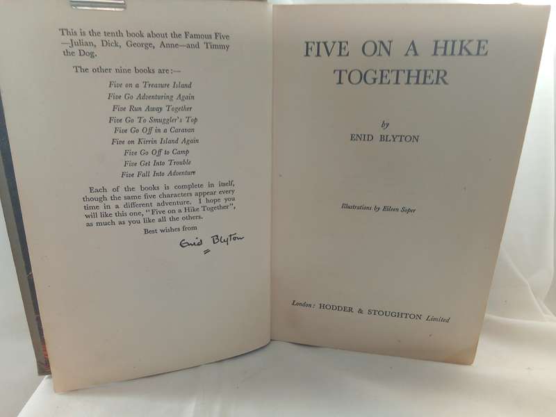 Five On a Hike Together - Blyton,Enid 1951