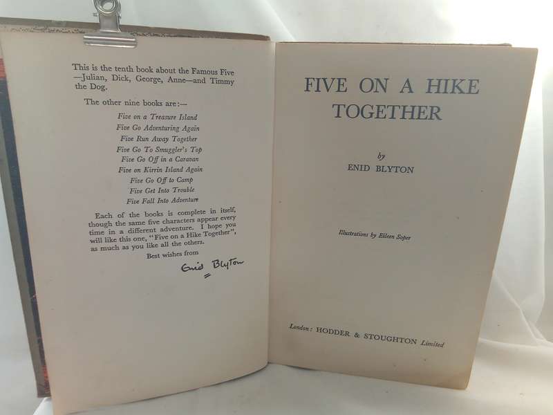 Five On a Hike Together - Blyton,Enid 1951