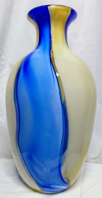 Stunning Murano vase in perfect condition