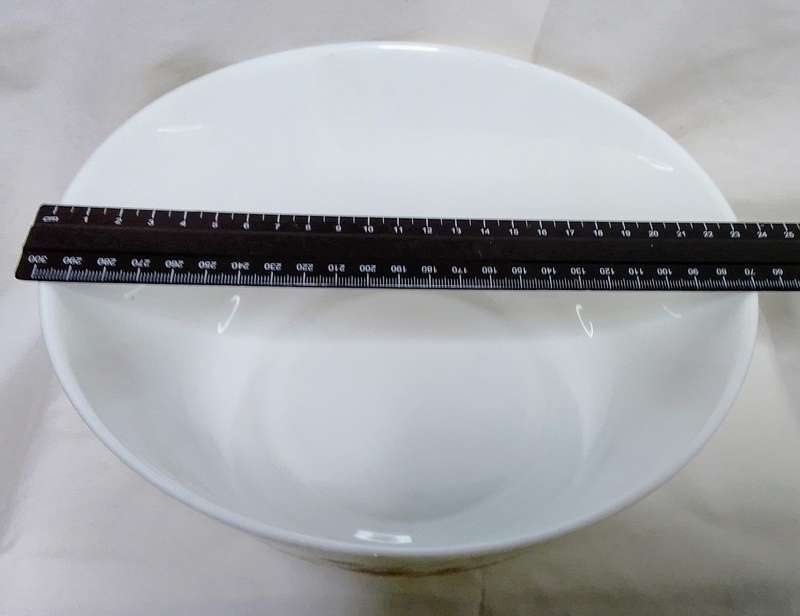 Very pretty vintage Pyrex - "English Woodland Country Floral Autumn" -  Dish