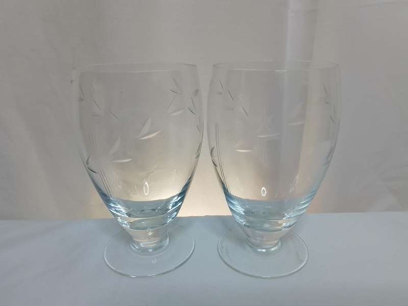 Six beautiful vintage glasses