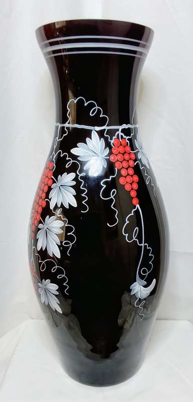 Stunning vintage Hyalith black amethyst vase