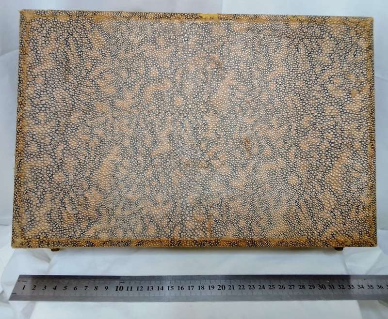 Stunning Vintage full brush set in original box