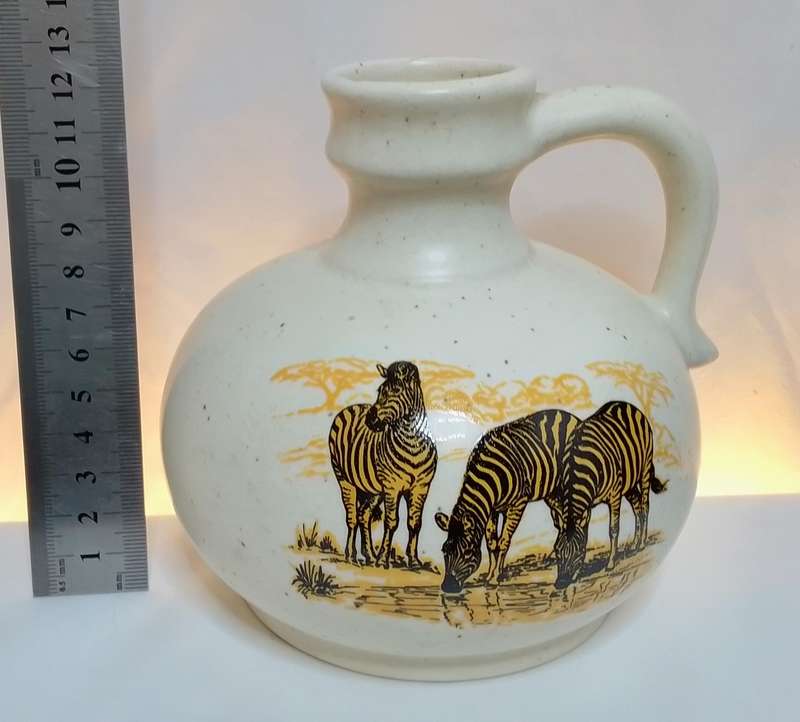 Beautiful vintage Kruger national park vase
