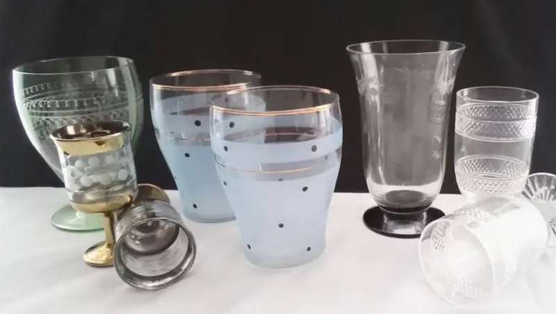 Lot of stunning vintage glasses