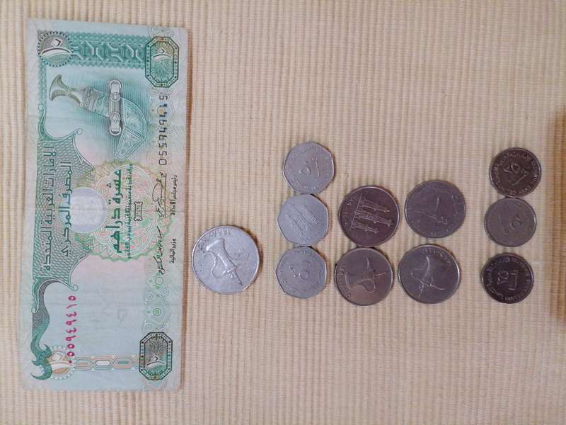 United Arab Emirates coin and note