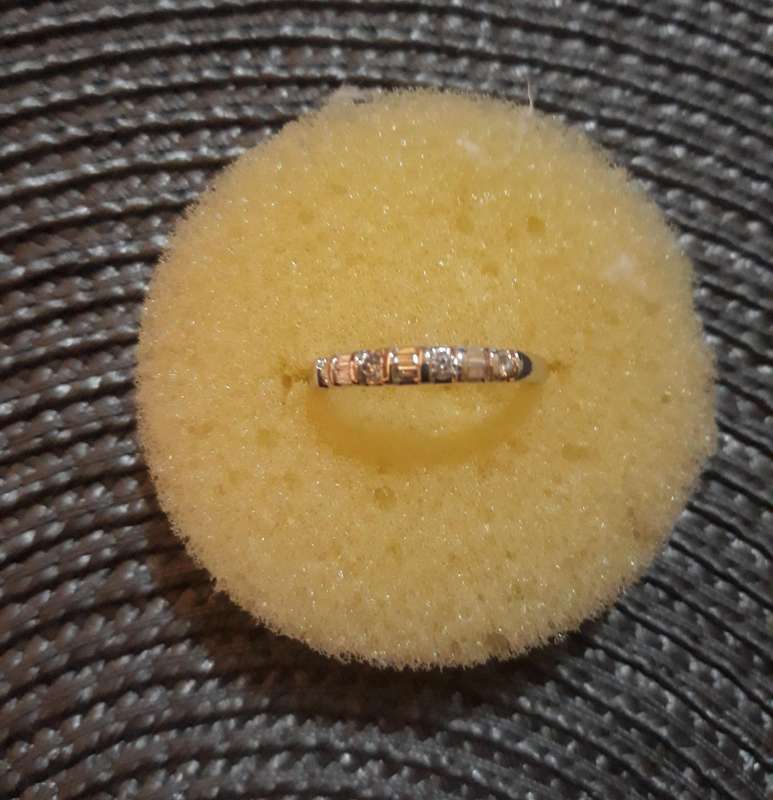 Ladies Ring 9K  White Gold  Size N (Medium)