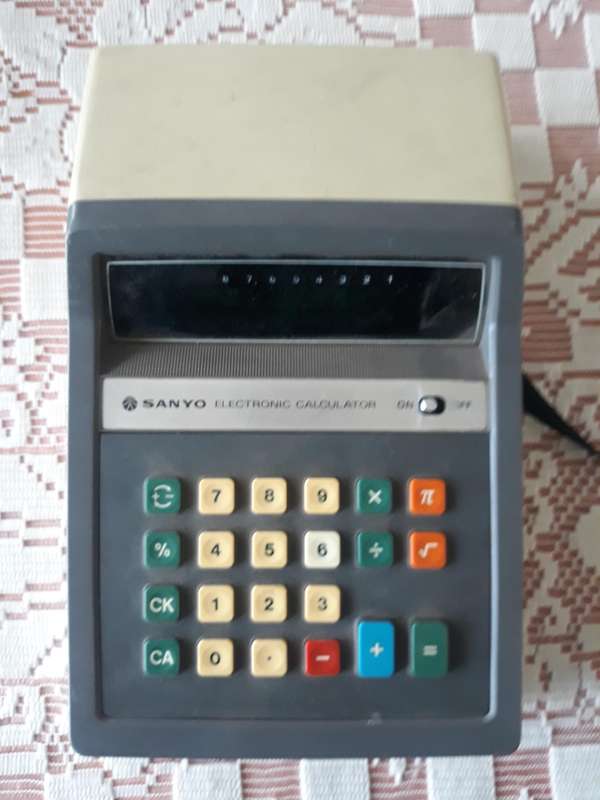 Sanyo Electronic Calculator CY-8050