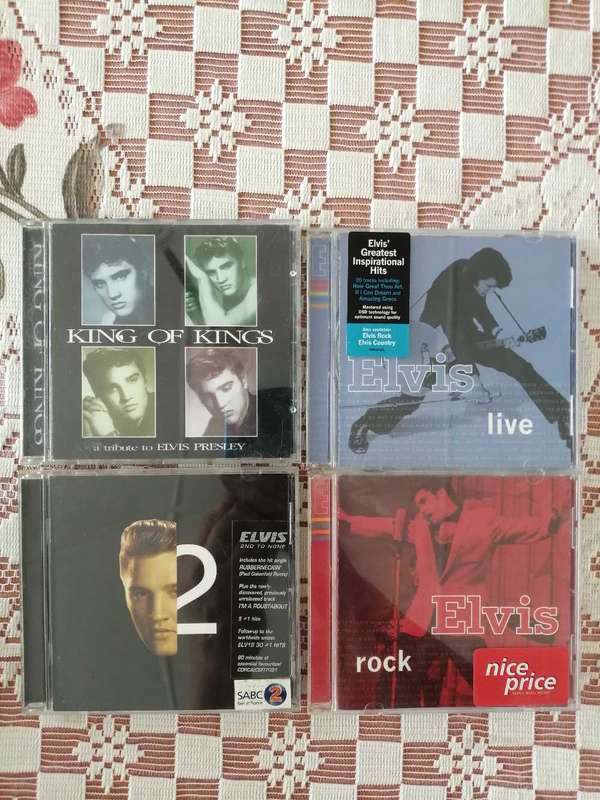 Elvis Presley CD's (8)