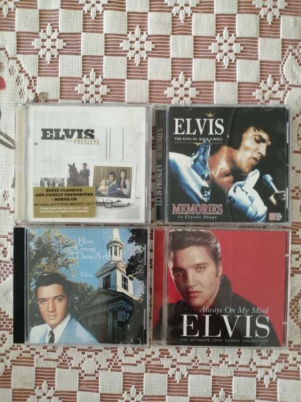 Elvis Presley CD's (8)