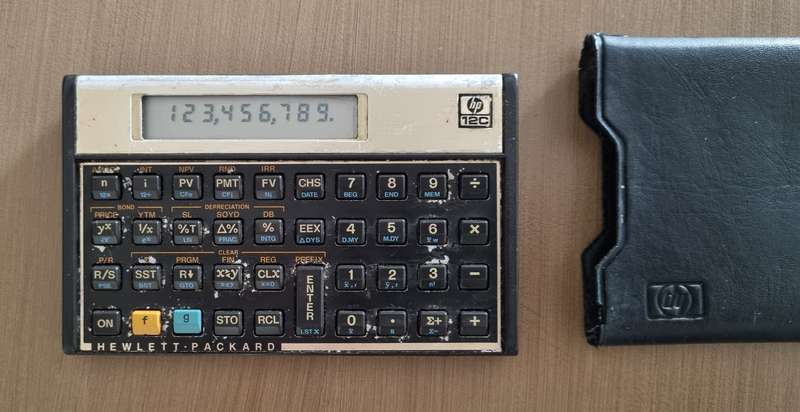 HP-12C HEWLETT PACKARD Financial Calculator (HP) with orginal Leather Case