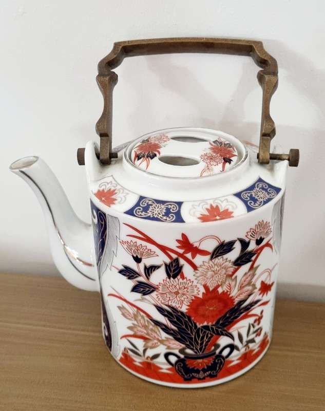 Japanese porcelain Tea Pot Imari style pattern with solid brass handle