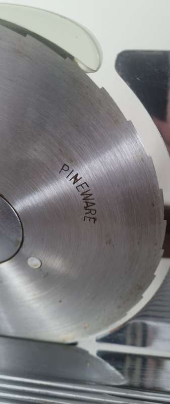 VINTAGE WHITE ENAMEL PINEWARE BREAD CUTTER/SLICER