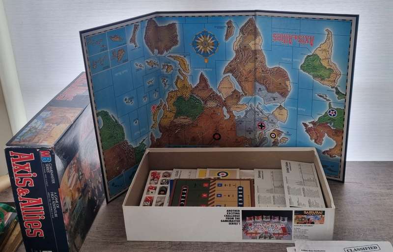 1987 AXIS & ALLIES WORLD WAR 2 ADVENTURE MILITARY BOARD GAME