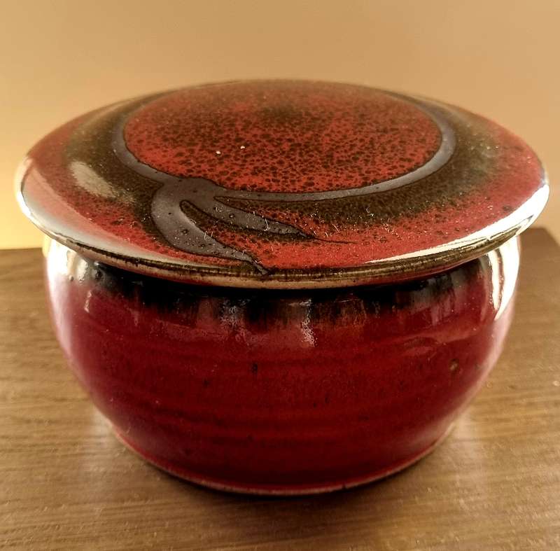 Beautiful hand-crafted lidded bowl or dish by Benjamin Burns of Great White Oak Gallery in Seagrove