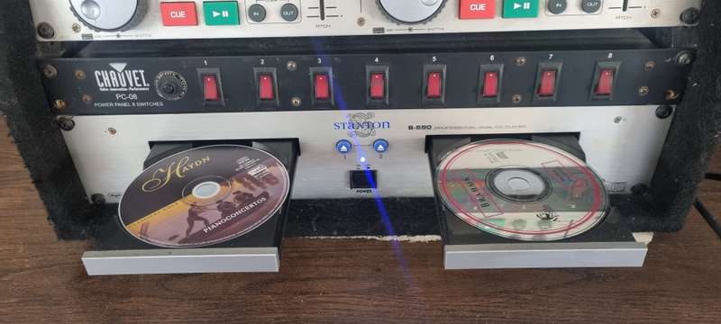 Used Stanton S-550 Professional Dual CD Player With Case