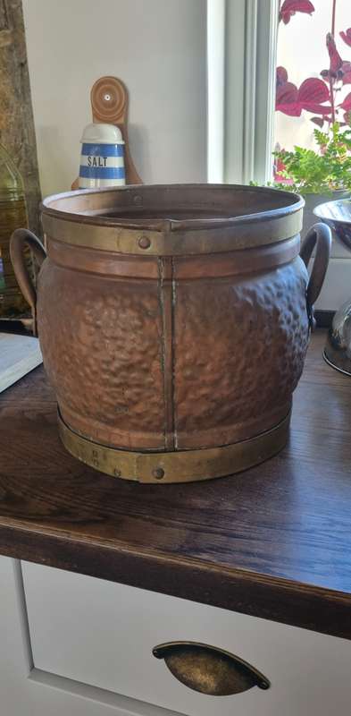 Old Large Brass/Copper Hammered Handled Pot