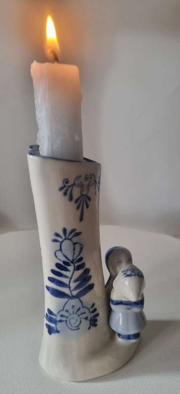 Handpainted Delft Holland Blue and White Heart Porcelain kissing couple, Candlestick/ bud vase