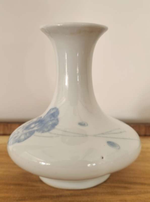 Porcelain Chinese Stamp Flower Pot Vase
