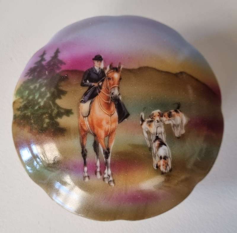 Porcelain Royal Bayreuth Bavaria Horse and Hound, Hunting Scene Lid Trinket Bowl/Dish