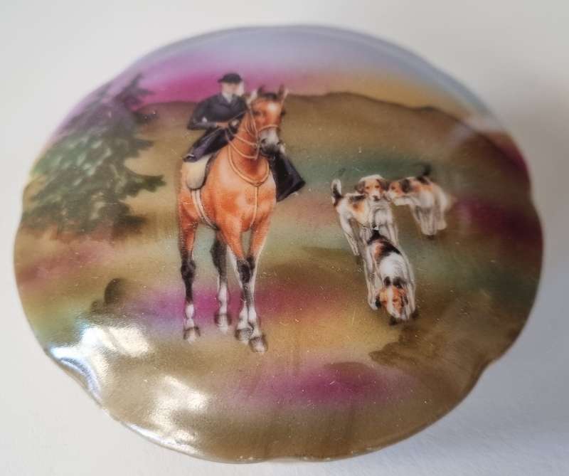 Porcelain Royal Bayreuth Bavaria Horse and Hound, Hunting Scene Lid Trinket Bowl/Dish