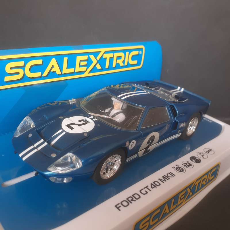 Scalextric C3916 Ford GT40 Mk.II 12h Sebring 1967 Boxed