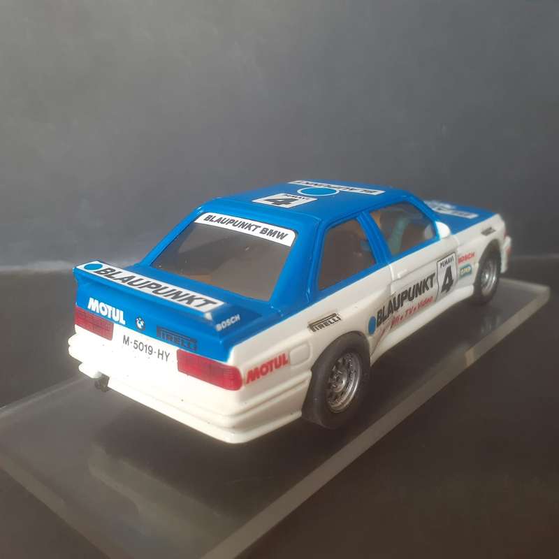SCX BMW M3 E30 Blaupunkt