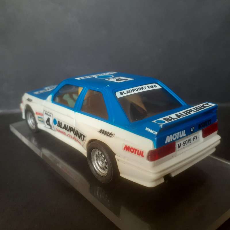 SCX BMW M3 E30 Blaupunkt