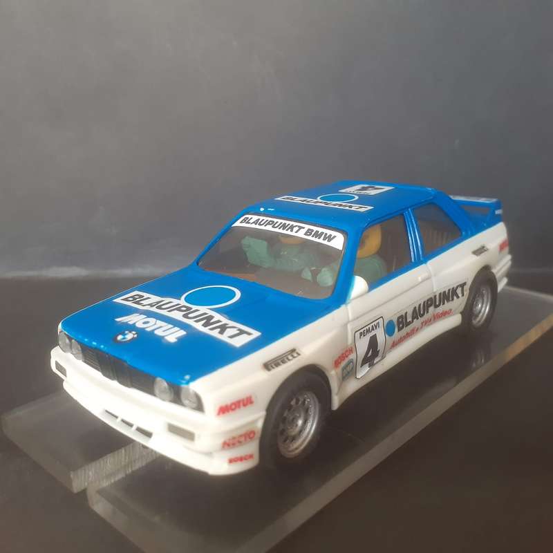 SCX BMW M3 E30 Blaupunkt