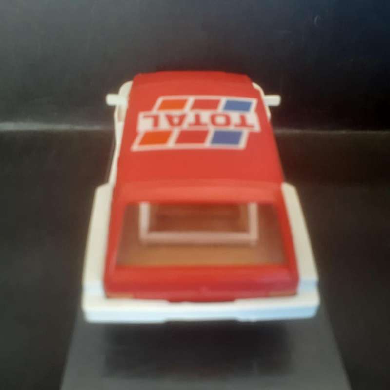 Scalextric C214 MG Metro 6R4 Total