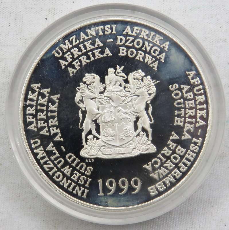 Marine Series "SHARKS" Silver R2 Sterling 1 Ounce  proof cased as issued in SA Mint box with COA