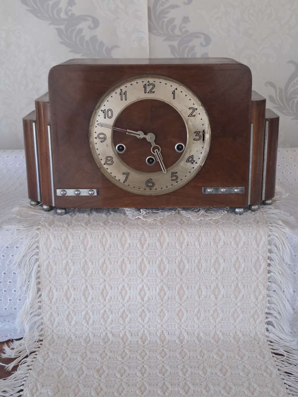 Art Deco vintage mantle clock