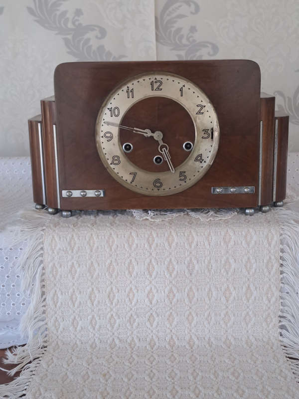 Art Deco vintage mantle clock
