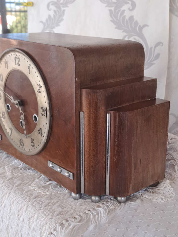 Art Deco vintage mantle clock