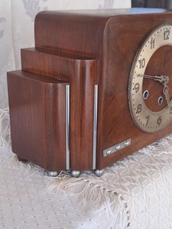 Art Deco vintage mantle clock