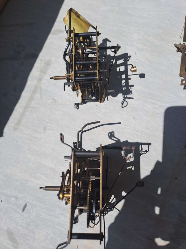 2 cuckoo clock movements on says working