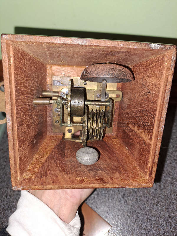 Vintage French metronome maelzel music timer with bell and key very nice condition
