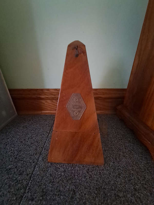 Vintage French metronome maelzel music timer with bell and key very nice condition