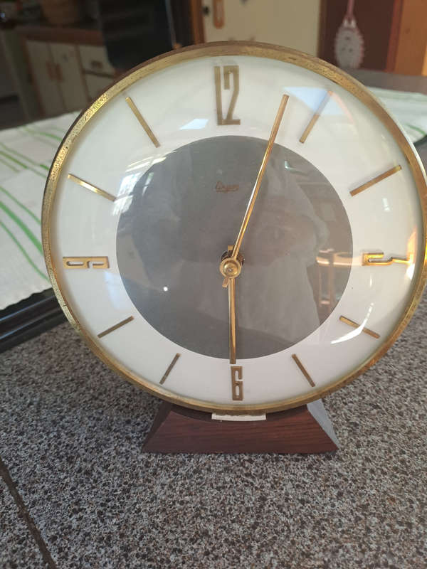 Urgos desk clock for spares or repairs