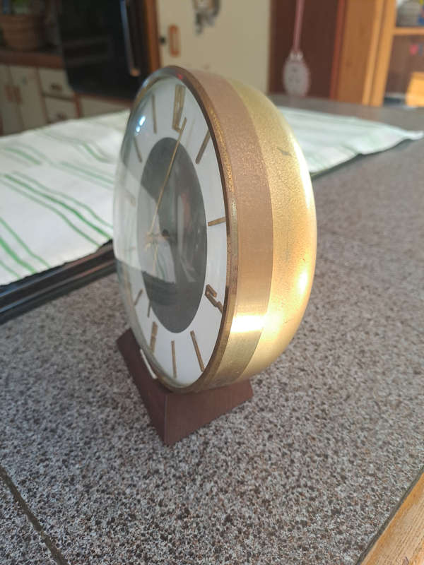 Urgos desk clock for spares or repairs