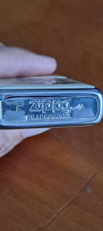 Retired Vintage 1992 genuine Zippo lighter Skrimshaw