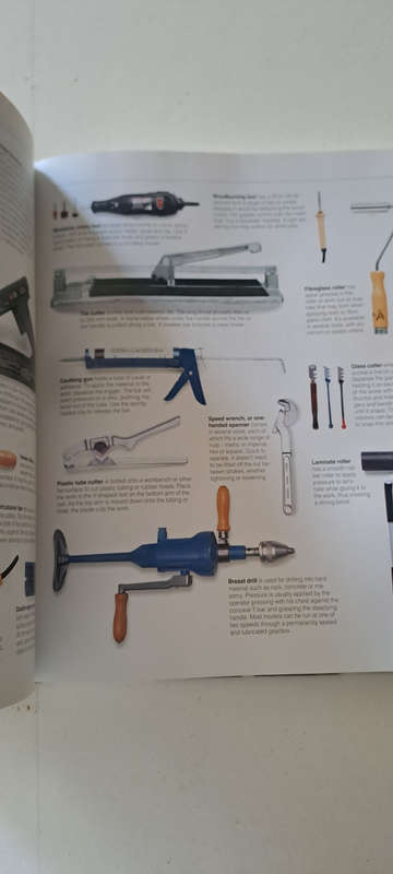 Reader`s Digest Book of SKILLS & TOOLS - Encyclopedia of Tools, Hardware & Materials hard cover