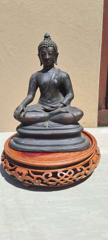 Antique very very old Bronze Lost Wax Casting of Ayutthaya Buddha statue
